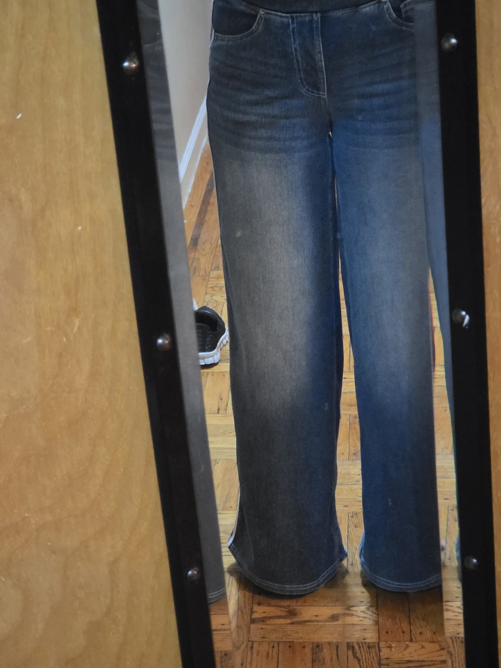 Halara High Waisted Flare Yoga Pants Black Side Pockets Size Small Inseam 28